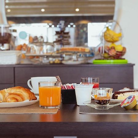 Hotel Cesirja Casavatore Екстериор снимка