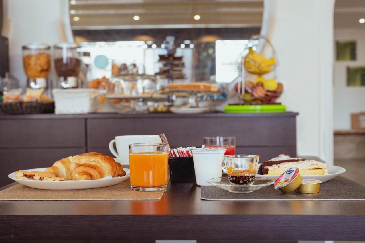 Hotel Cesirja Casavatore Екстериор снимка